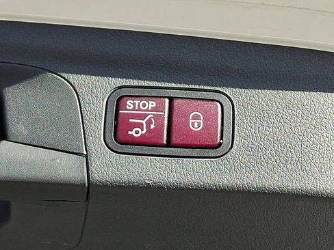 Used 2020 Mercedes-Benz GLE 350 4MATIC image 33