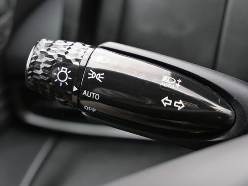 Certified 2025 Hyundai Elantra Sport image 34