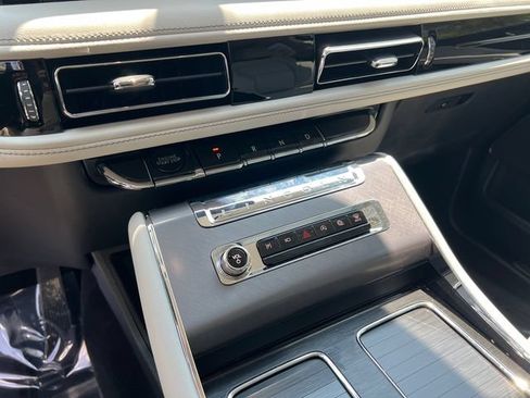 New 2026 Lincoln Aviator 2WD w/ Jet Appearance Package image 28