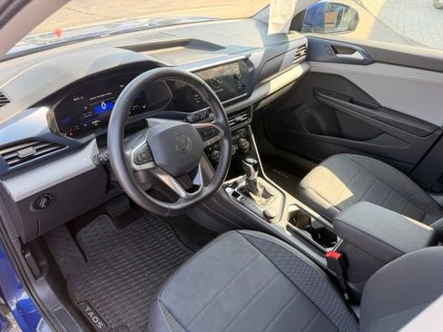 Certified 2024 Volkswagen Taos SE AWD/4WD image 10