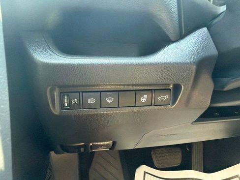 Used 2019 Toyota RAV4 XLE w/ Convenience Package AWD/4WD image 28