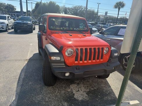 Used 2018 Jeep Wrangler Sport image 2