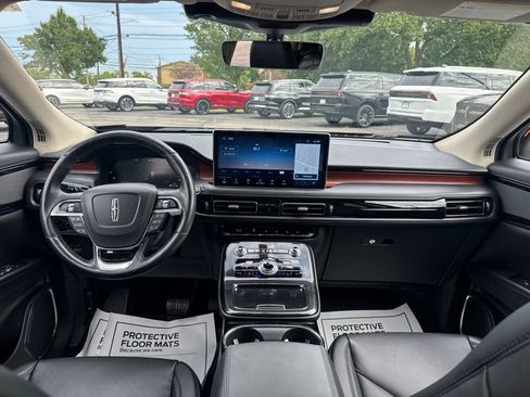 Used 2023 Lincoln Nautilus Reserve AWD/4WD image 21