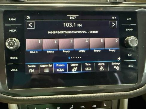 Used 2023 Volkswagen Tiguan SE FWD image 29