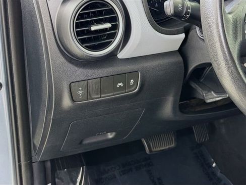 Used 2019 Hyundai Kona SE FWD image 10
