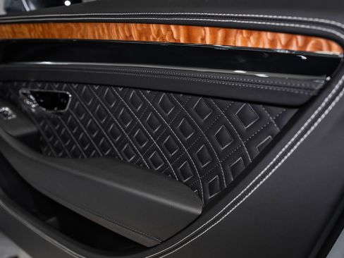 Used 2022 Bentley Continental GT V8 AWD/4WD image 48