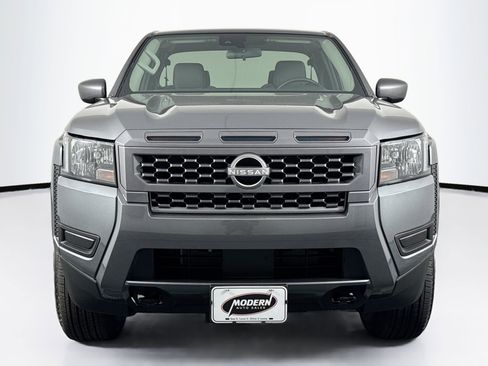 Used 2025 Nissan Frontier SV image 4