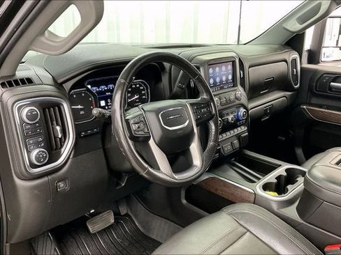 Used 2021 GMC Sierra 2500 Denali w/ Denali Black Diamond Edition AWD/4WD image 17