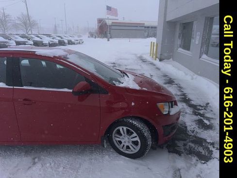 Used 2013 Chevrolet Sonic LT image 7