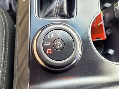 Used 2019 Ford Explorer XLT image 19