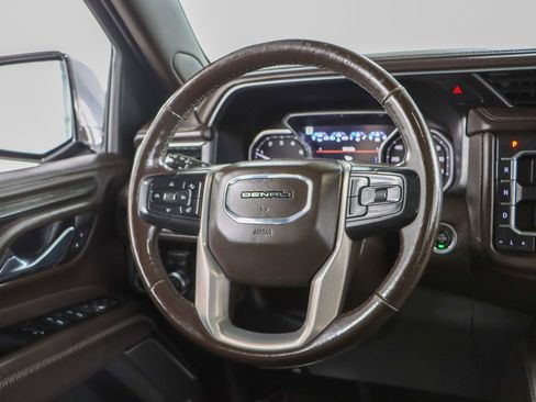 Used 2021 GMC Yukon Denali w/ Denali Premium Package image 13