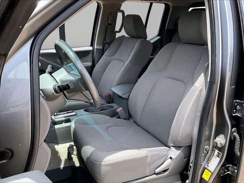 Used 2018 Nissan Frontier SV w/ Value Truck Package RWD image 7