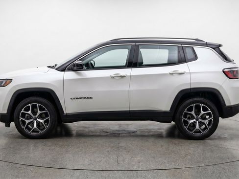 Used 2025 Jeep Compass Limited AWD/4WD image 5