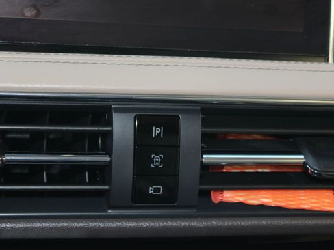 Used 2022 Lincoln Corsair Reserve image 34