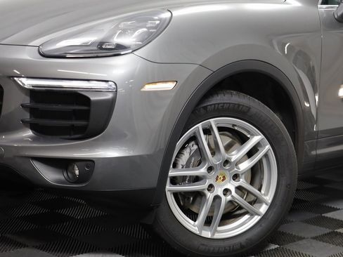Used 2016 Porsche Cayenne image 3