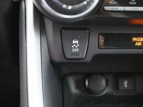 Used 2020 Toyota RAV4 XLE w/ Convenience Package AWD/4WD image 23