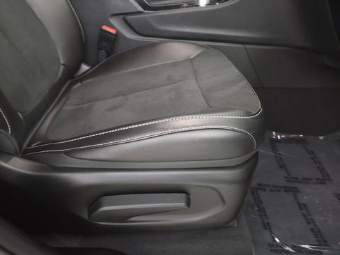 Used 2025 Jeep Grand Cherokee Altitude image 33