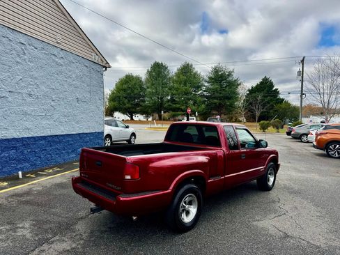 Used 2000 Chevrolet S10 Pickup LS w/ Preferred Equipment Group image 6