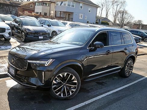 New 2026 Volvo XC90 T8 Ultra w/ Protection Package Premier image 3