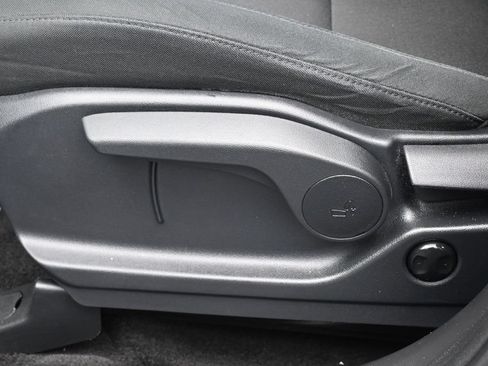 Used 2025 Hyundai Santa Fe SE FWD image 12