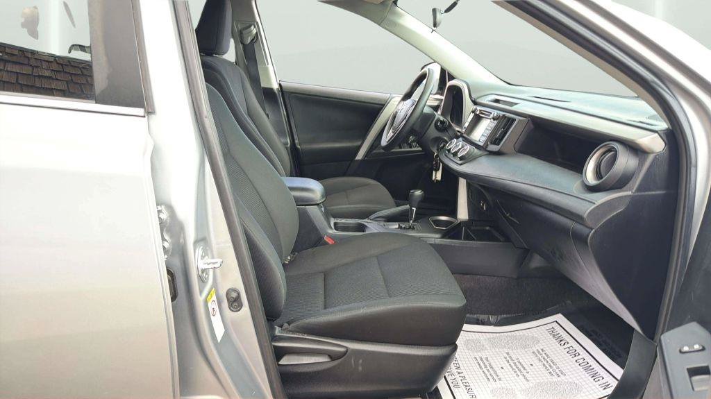 Used 2016 Toyota RAV4 LE AWD/4WD image 13