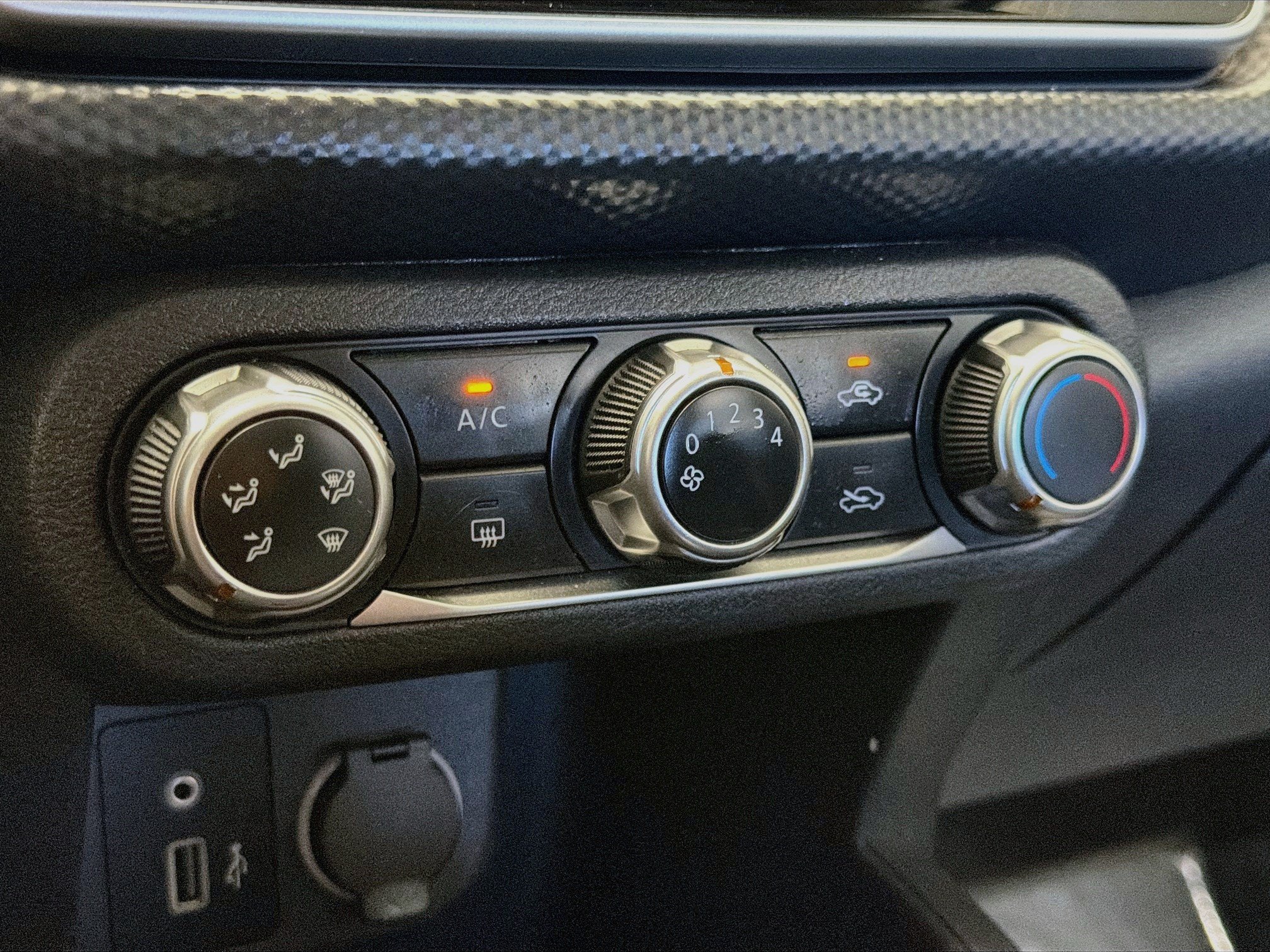 Used 2024 Nissan Kicks S FWD image 10