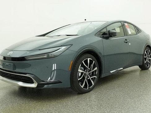 New 2026 Toyota Prius Plug-In Hybrid FWD image 4
