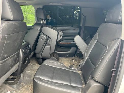 Used 2017 Chevrolet Suburban Premier AWD/4WD image 18