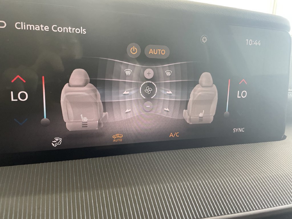 Certified 2025 Nissan Murano SV FWD image 31