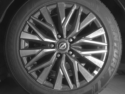 Used 2025 Nissan Altima 2.5 SV FWD image 17