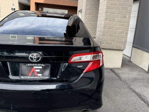 Used 2012 Toyota Camry SE FWD image 6