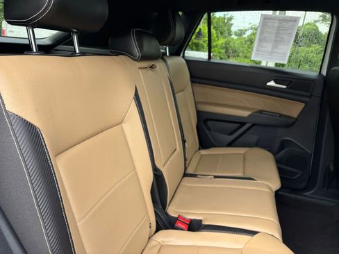 Certified 2022 Volkswagen Atlas Cross Sport SE w/ Black Wheel Package FWD image 30