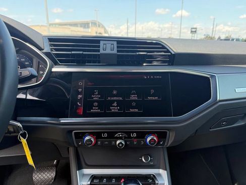 Used 2025 Audi Q3 2.0T Premium AWD/4WD image 22