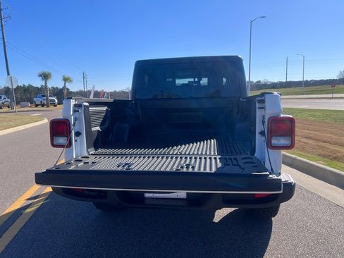 Certified 2023 Jeep Gladiator Overland image 6
