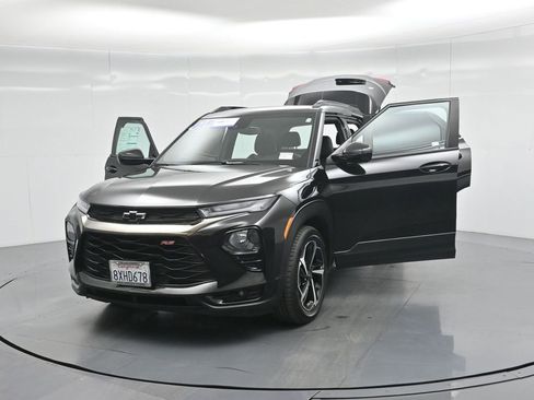 Used 2021 Chevrolet TrailBlazer RS image 33