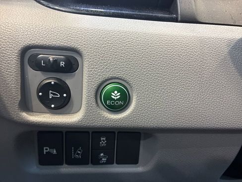 Used 2016 Honda Pilot Touring image 24