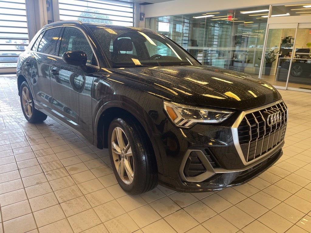 Used 2020 Audi Q3 2.0T Premium Plus w/ Premium Plus Package AWD/4WD image 6