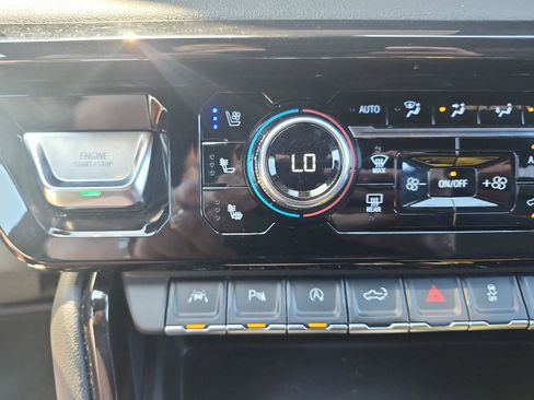 Certified 2025 GMC Sierra 1500 AT4 w/ AT4 Premium Package AWD/4WD image 21