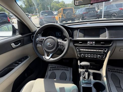 Used 2018 Kia Optima LX FWD image 11