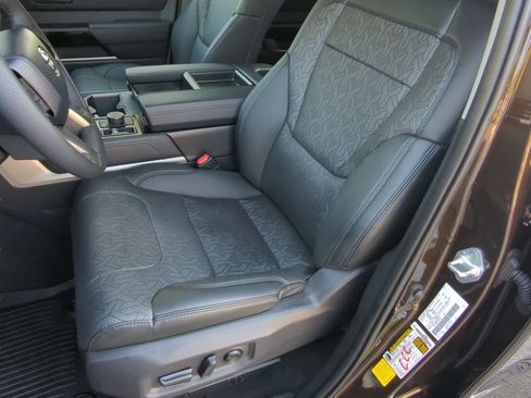 Used 2023 Toyota Tundra Limited AWD/4WD image 57