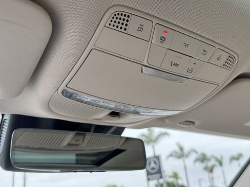 Used 2022 Mercedes-Benz GLC 300 image 24