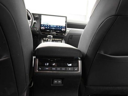 Used 2024 Lexus GX 550 image 28