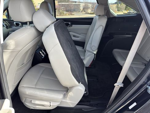 Used 2023 Kia Sorento EX image 17