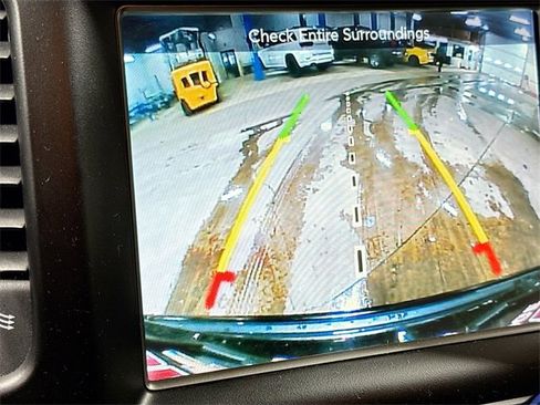 Used 2017 Jeep Grand Cherokee Altitude image 15