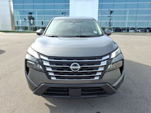 Used 2024 Nissan Rogue SV image 8