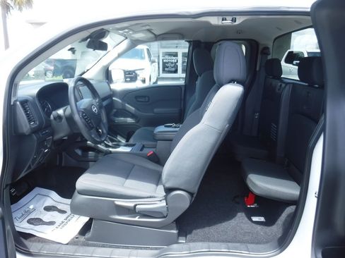 Used 2024 Nissan Frontier S w/ S Utility Package AWD/4WD image 9