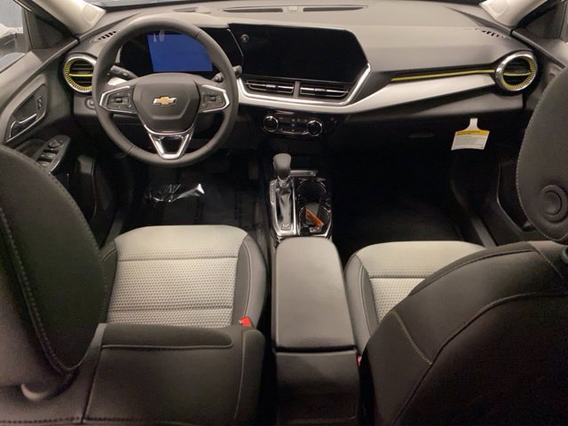 New 2026 Chevrolet Trax LT w/ Driver Confidence Package FWD image 35