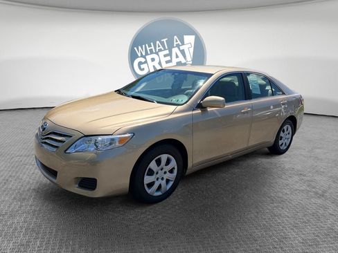 Used 2010 Toyota Camry LE FWD image 8