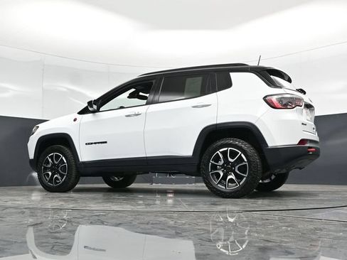 Used 2025 Jeep Compass Trailhawk AWD/4WD image 56
