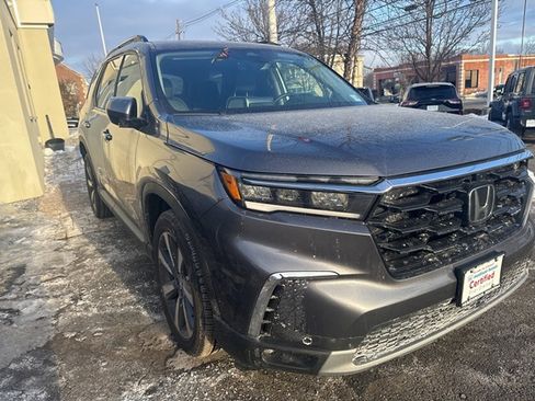 Certified 2025 Honda Pilot Elite image 2